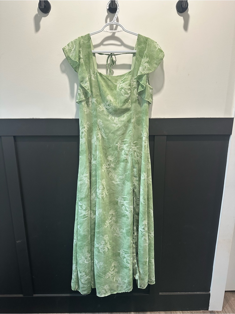 Light Green Floral Cap-Sleeve Midi Dress